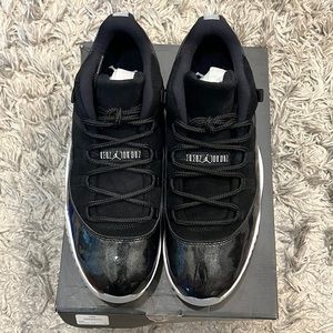 AIR JORDAN 11 RETRO LOW
